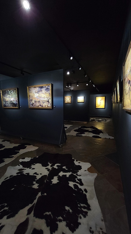 Inside Gallery